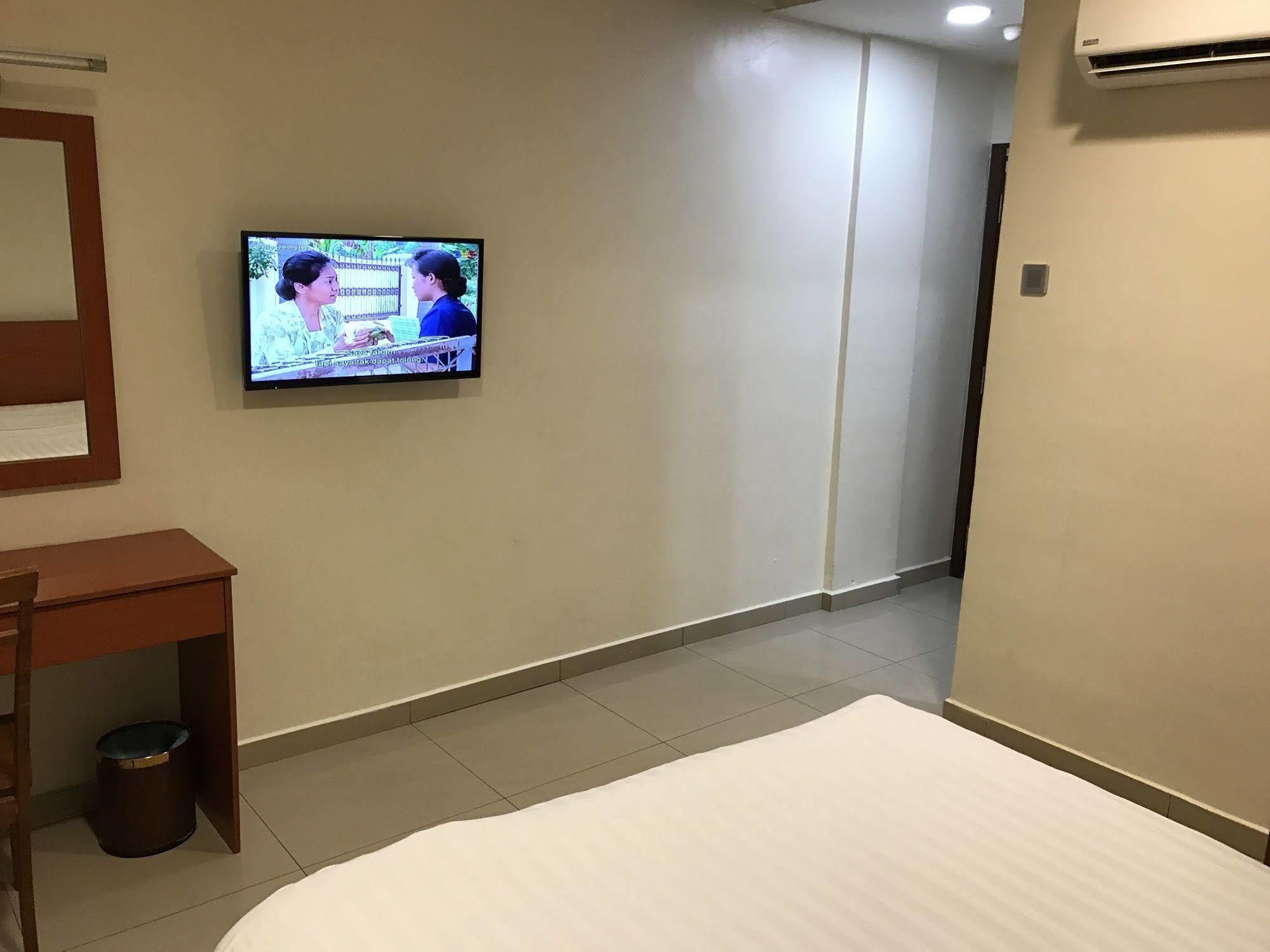 Aeton Hotel Nilai Exterior photo