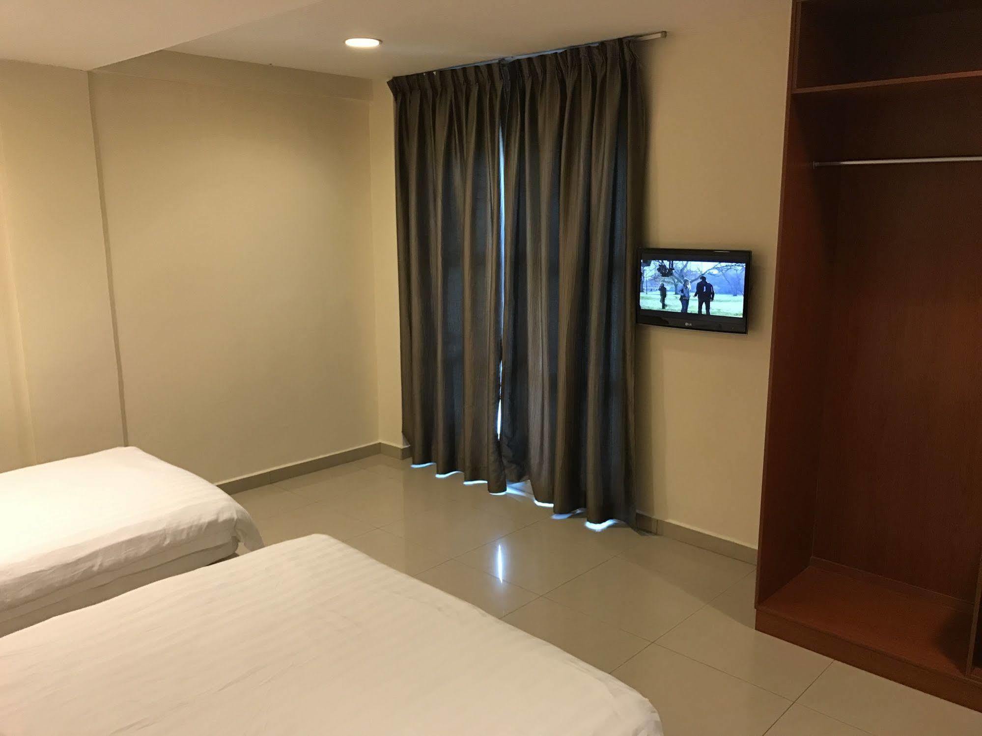 Aeton Hotel Nilai Exterior photo